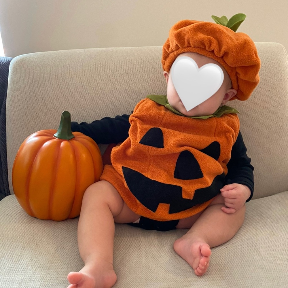Pottery Barn Kids pumpkin costume size 6-12 months